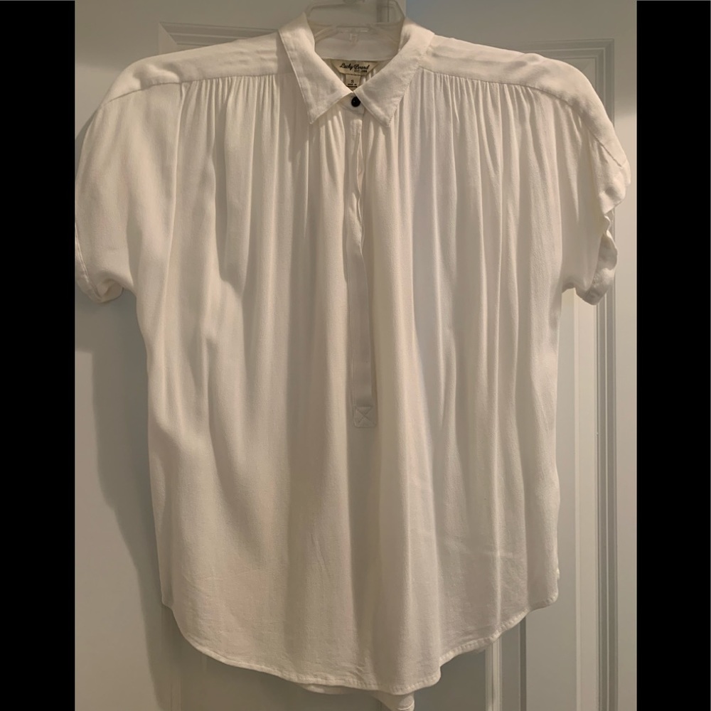 LUCKY NWOT Women’s White Short Sleeved Blouse,